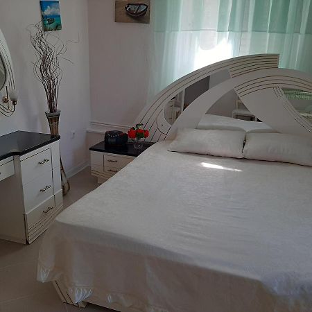 Cozy Flat In Nea Makri Apartamento Exterior foto