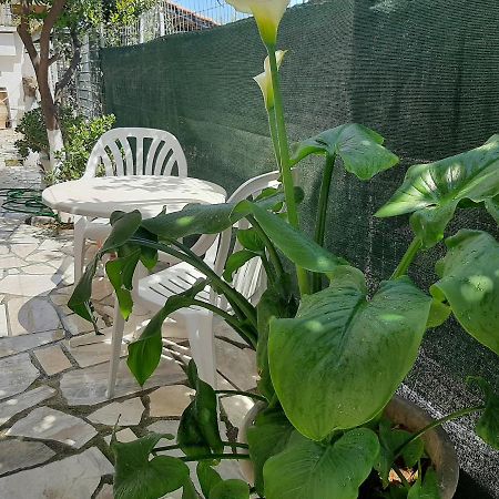 Cozy Flat In Nea Makri Apartamento Exterior foto