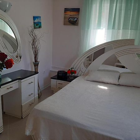 Cozy Flat In Nea Makri Apartamento Exterior foto