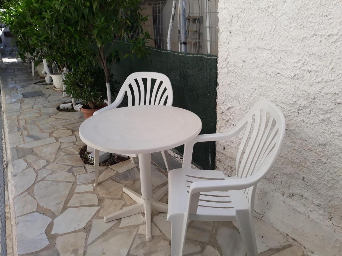 Cozy Flat In Nea Makri Apartamento Exterior foto