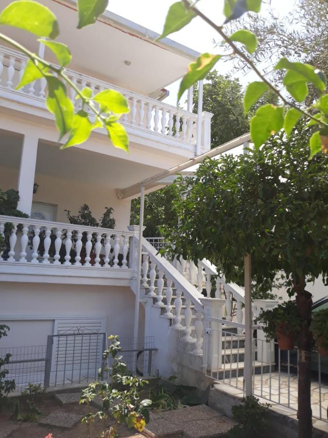 Cozy Flat In Nea Makri Apartamento Exterior foto