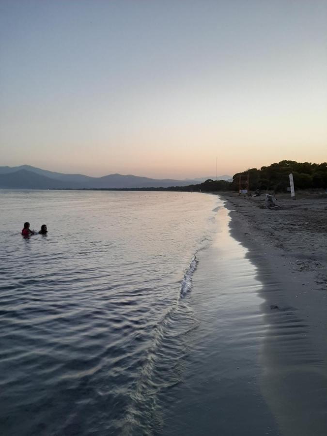 Cozy Flat In Nea Makri Apartamento Exterior foto