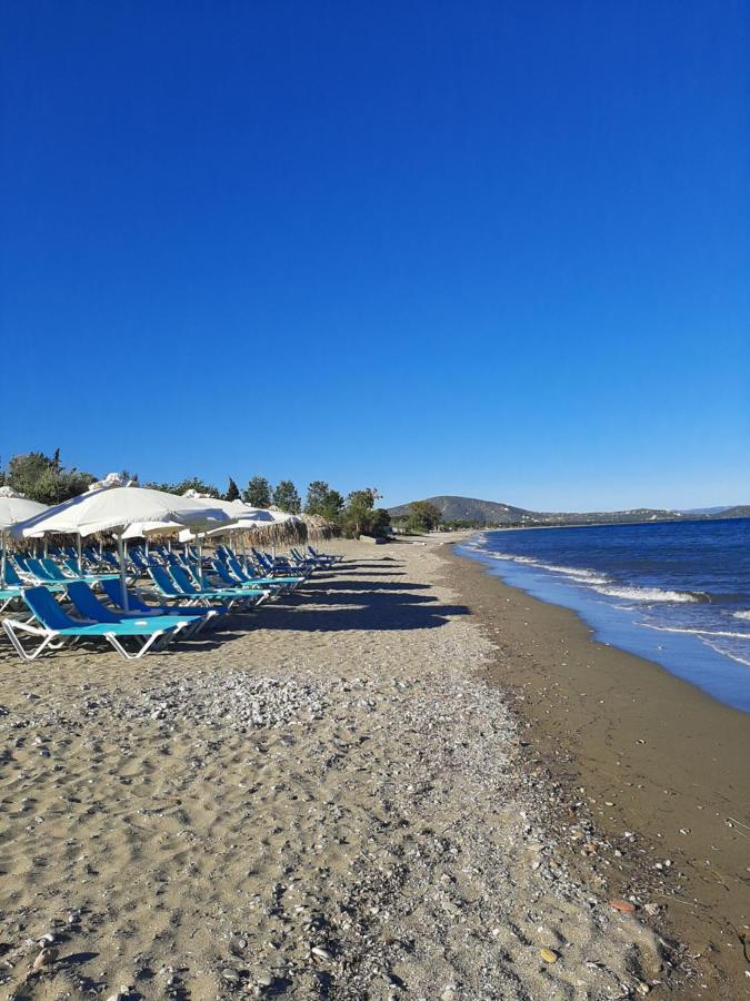 Cozy Flat In Nea Makri Apartamento Exterior foto