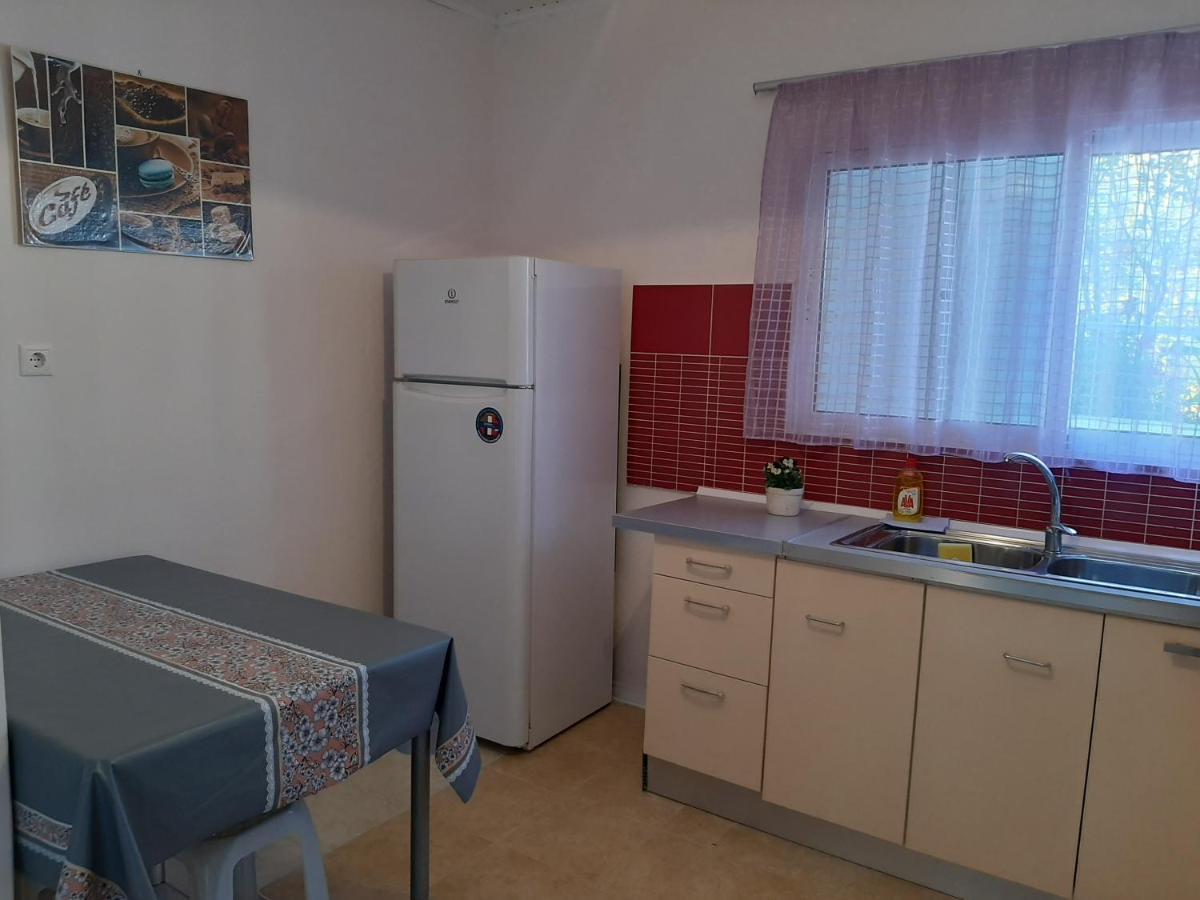 Cozy Flat In Nea Makri Apartamento Exterior foto