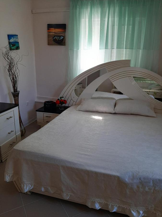 Cozy Flat In Nea Makri Apartamento Exterior foto