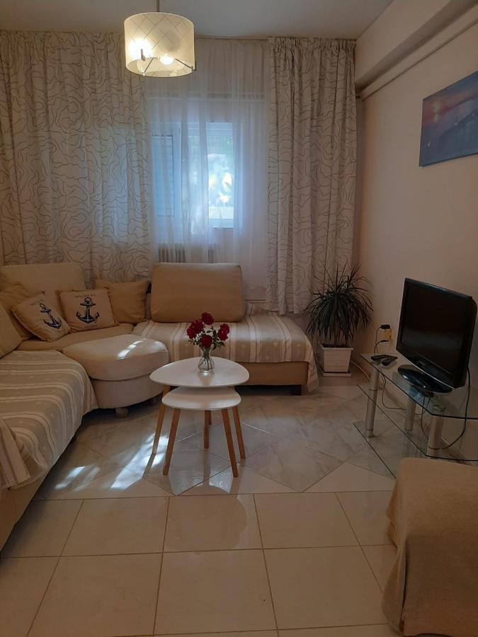 Cozy Flat In Nea Makri Apartamento Exterior foto
