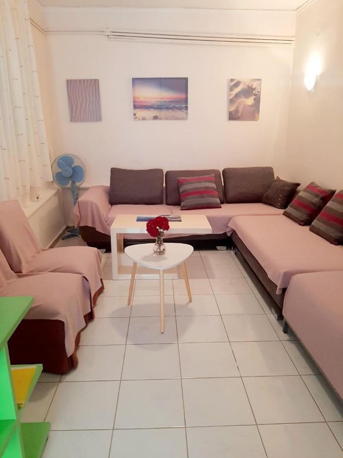 Cozy Flat In Nea Makri Apartamento Exterior foto